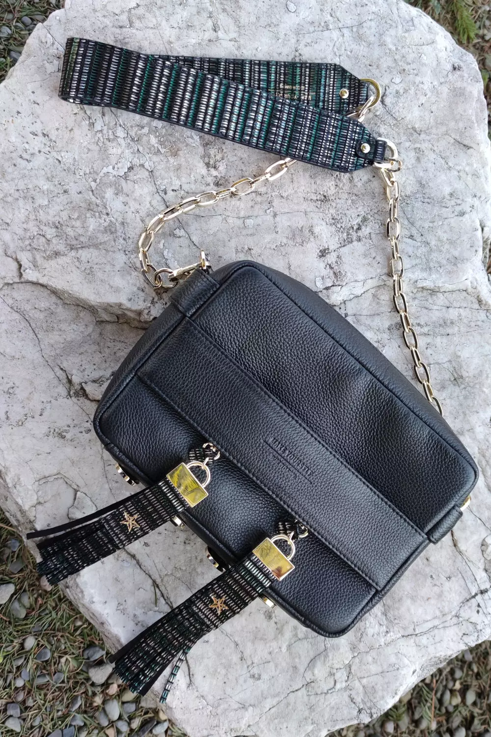 Czarna torebka z frędzlami Cube black duochrome set III chain 6