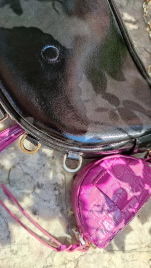 Czarna lakierowana torebka z frędzlami Luna Black Gloss Violet Alli detal tyłu