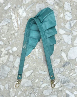 Krótki skórzany pasek z falbaną Emerald Smooth